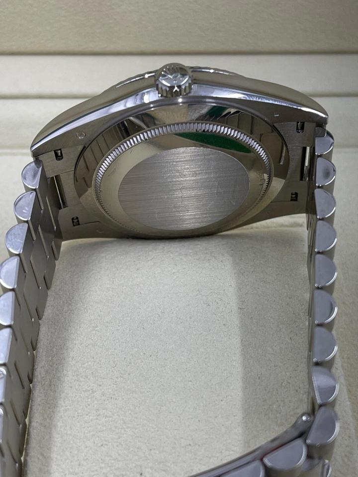 Rolex Day-Date 40 228239 White Roman White Gold President