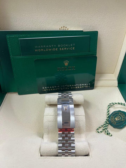 Sky-Dweller black dial Jubilee bracelet image 5