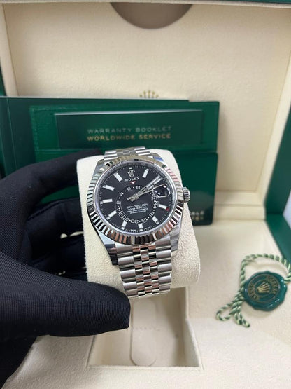 Sky-Dweller black dial Jubilee bracelet image 4
