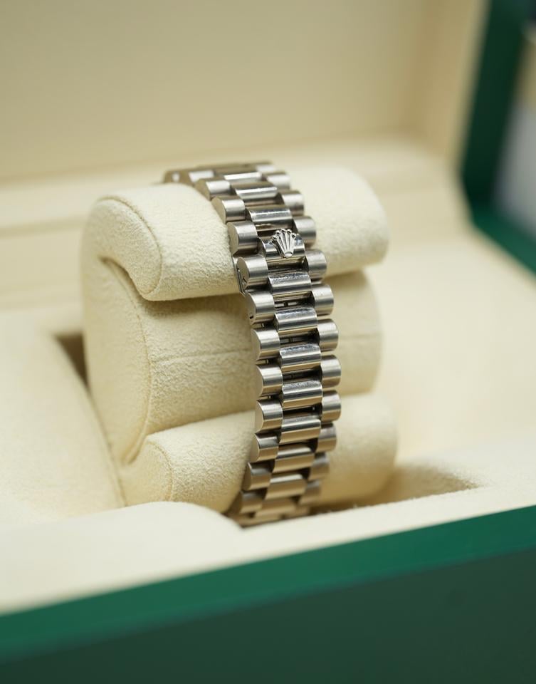 Rolex Day-Date 36 18239 White Gold Black Diamond Dial
