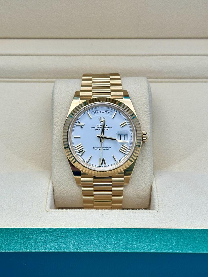 Day-Date 40 228238 Roman dial image 2