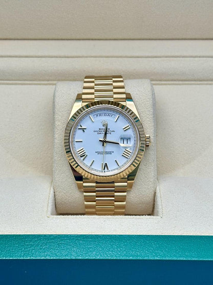 Day-Date 40 228238 Roman dial image 2