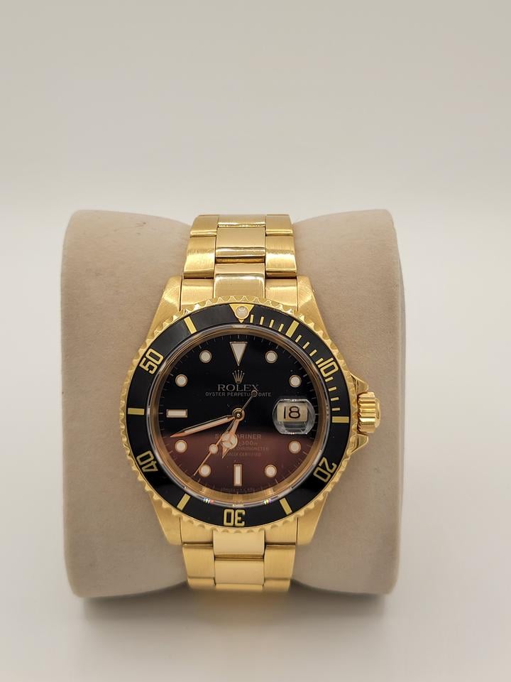 Submariner Date 16618 black dial image 3