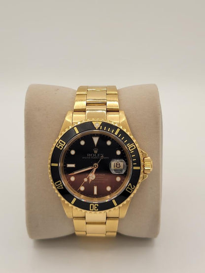 Submariner Date 16618 black dial image 3