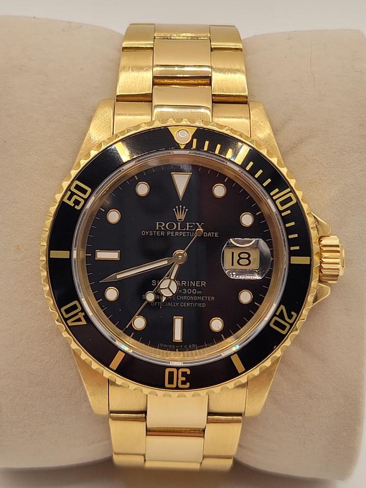 Submariner Date 16618 black dial image 2