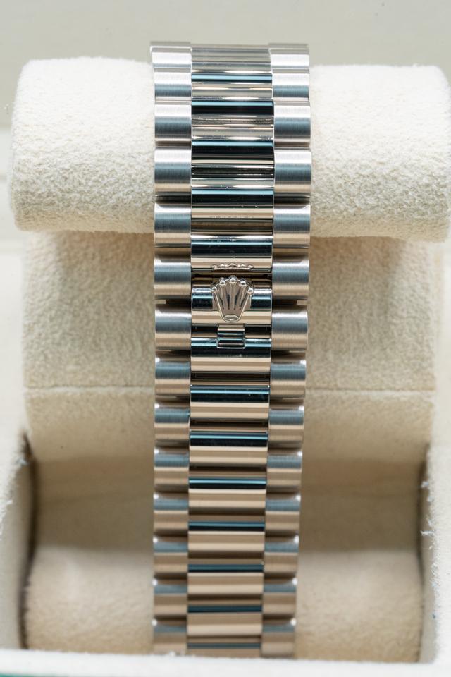 Rolex Day-Date 40 228239 White Gold Blue Ombré Dial