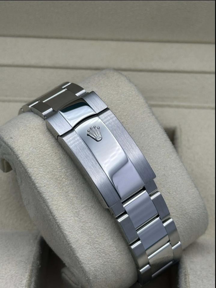 Sky-Dweller white dial Oyster image 7