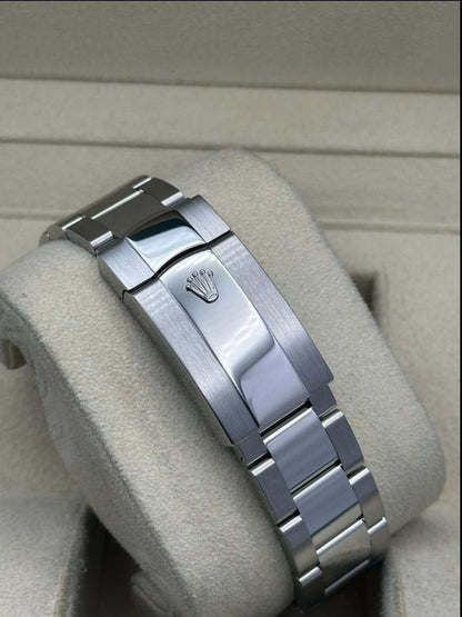Sky-Dweller white dial Oyster image 7