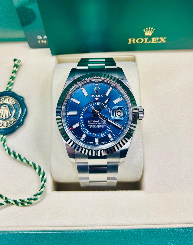 Sky-Dweller blue dial Oyster bracelet image 1