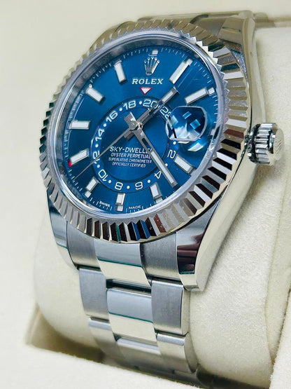 Sky-Dweller blue dial Oyster bracelet image 4