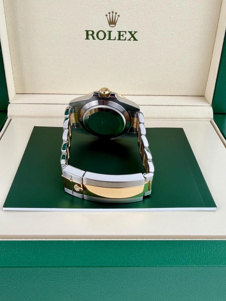 Submariner Date 126613LN black dial Oyster bracelet image 5
