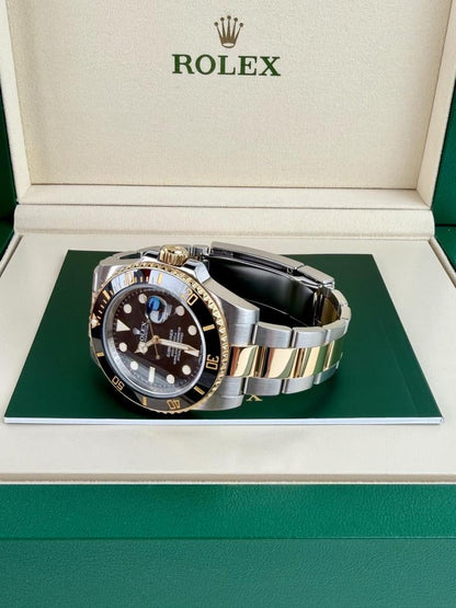 Submariner Date 126613LN black dial Oyster bracelet image 2