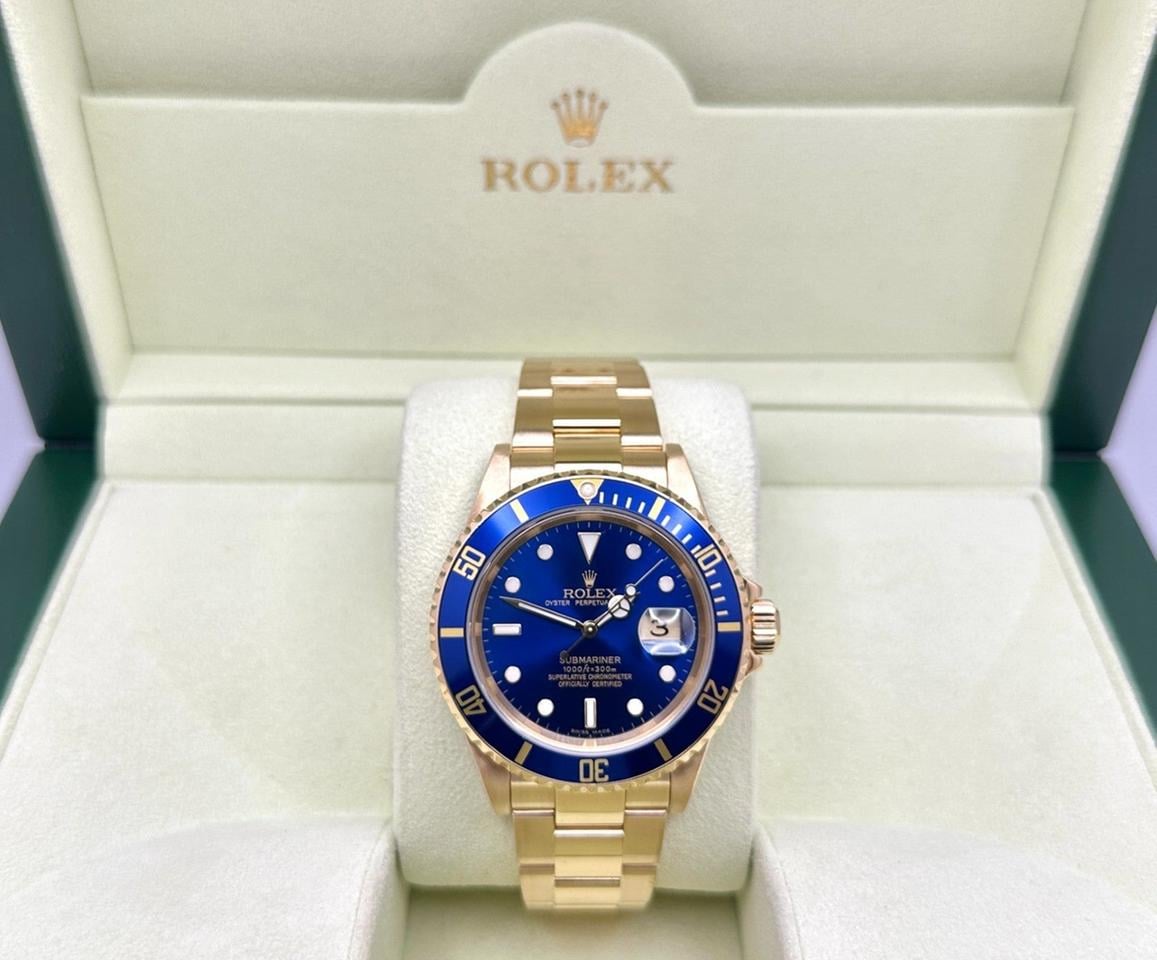 Submariner Date 16618 blue dial yellow gold image 2