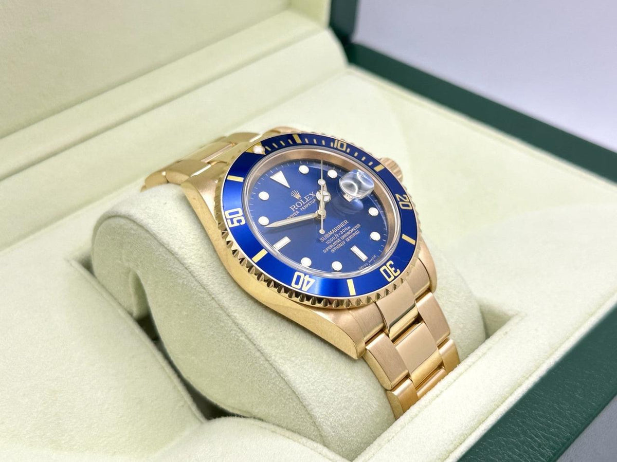 Submariner Date 16618 blue dial yellow gold image 4
