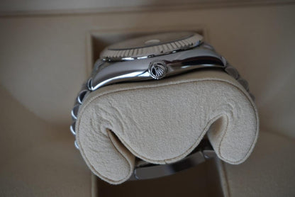 Sky-Dweller blue dial Jubilee bracelet image 6