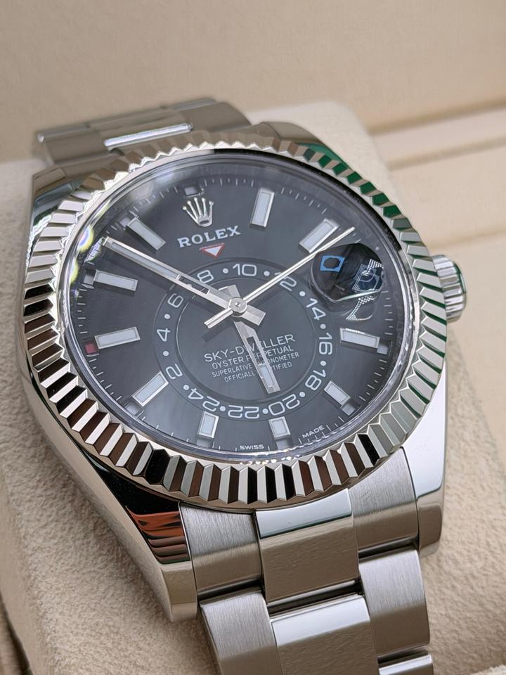 Sky-Dweller black dial image 12