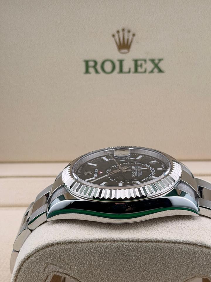Sky-Dweller black dial image 10