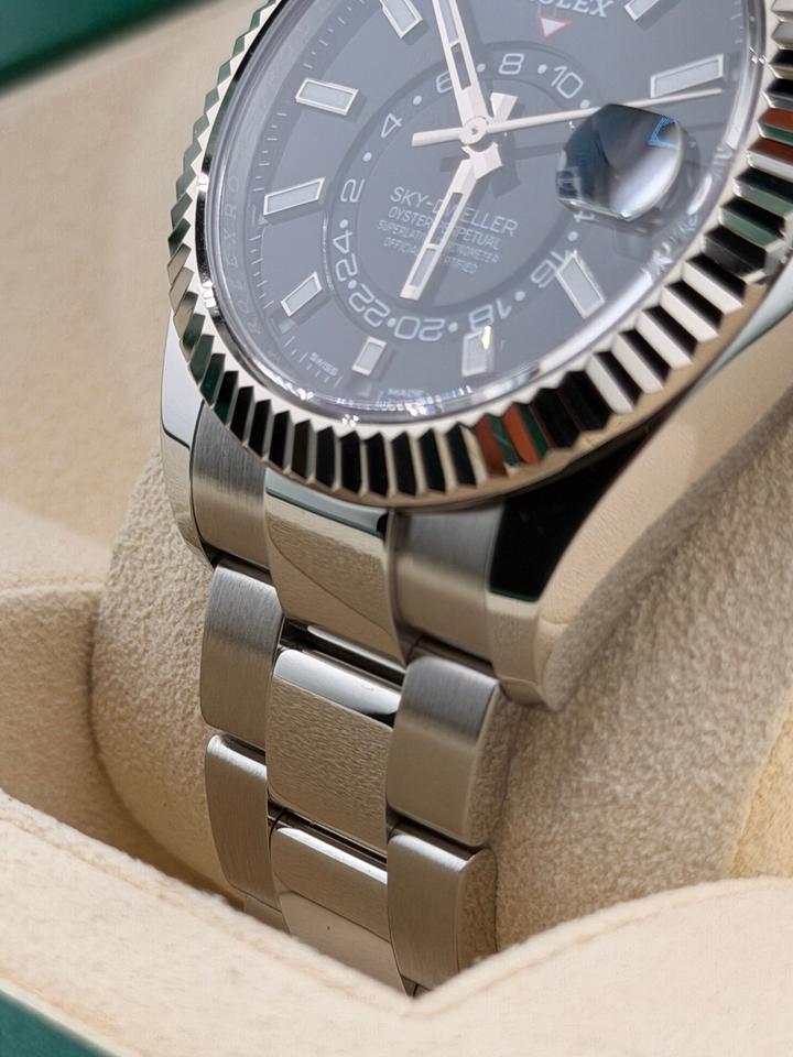 Sky-Dweller black dial image 5