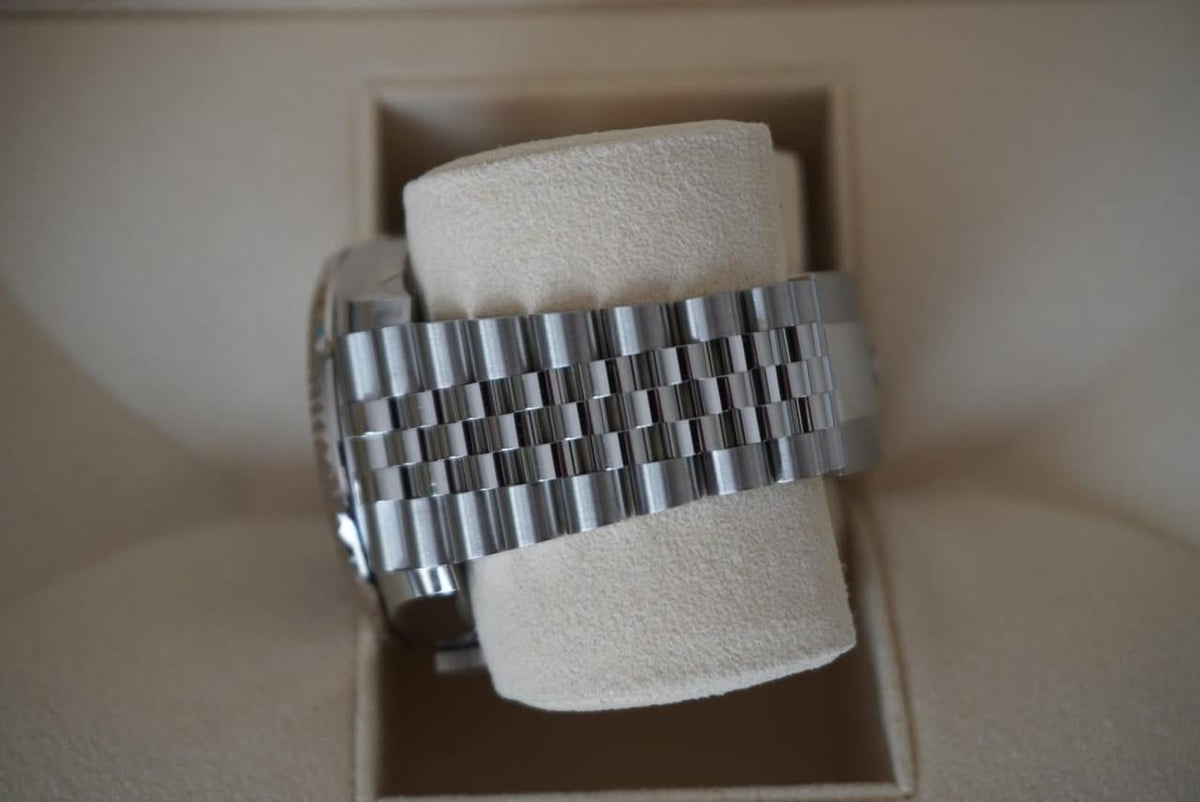 Sky-Dweller blue dial Jubilee bracelet image 8